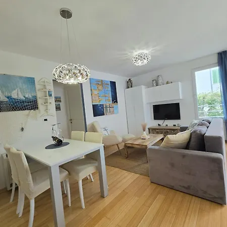 Apartamento Oscar With Pool Access