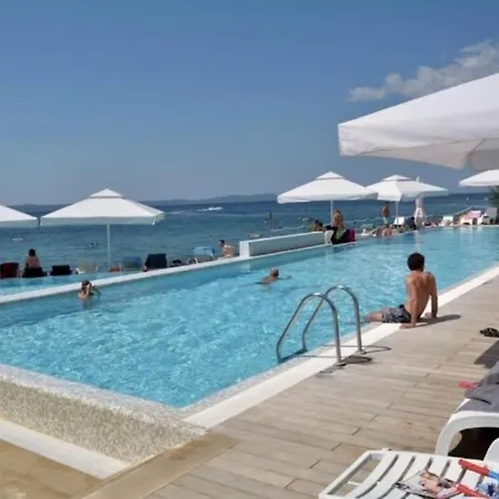 Appartement Oscar With Pool Access Petrčane